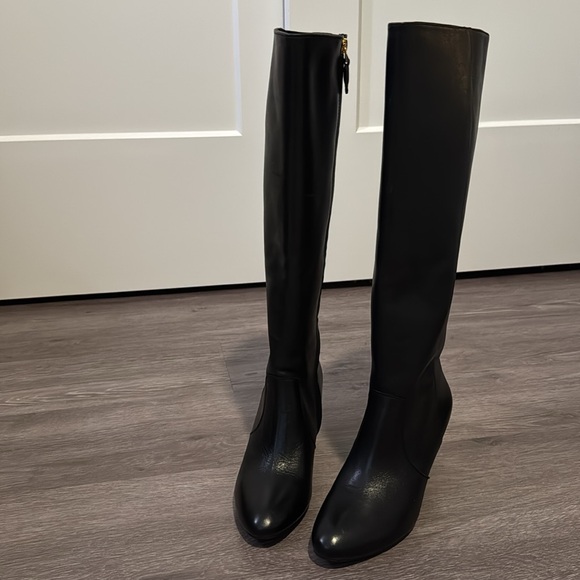 Lauren Ralph Lauren Caelynn Boot in Black Leather - Picture 2 of 16